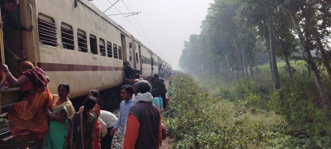 Rumor of fire in passenger train, created chaos