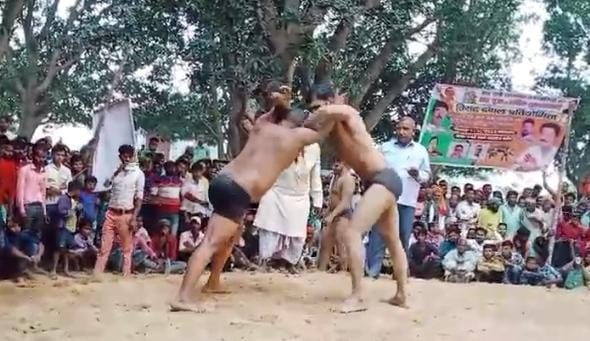 Maharajganj's Guddu defeats Delhi's wrestler