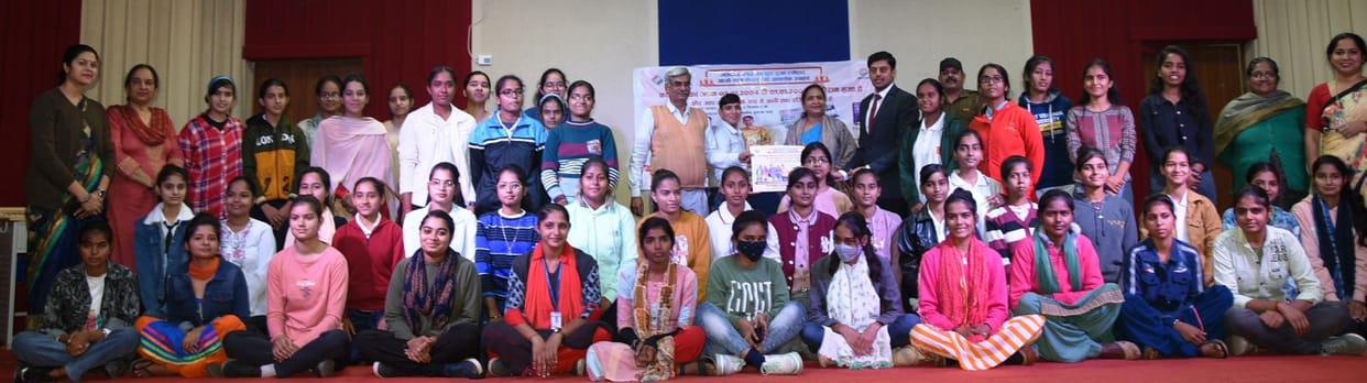 Every student should get a voter card after completing 18 years of age: SDM