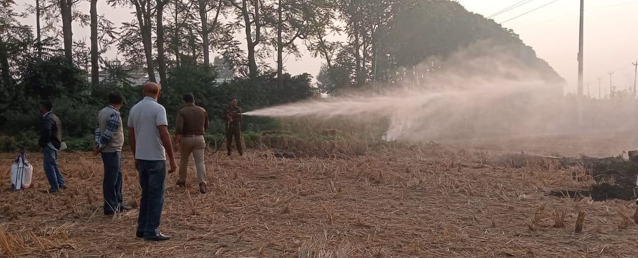 Farmers set fire to field stubble, fined