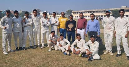 Government College team won two matches and reached the quarter finals.