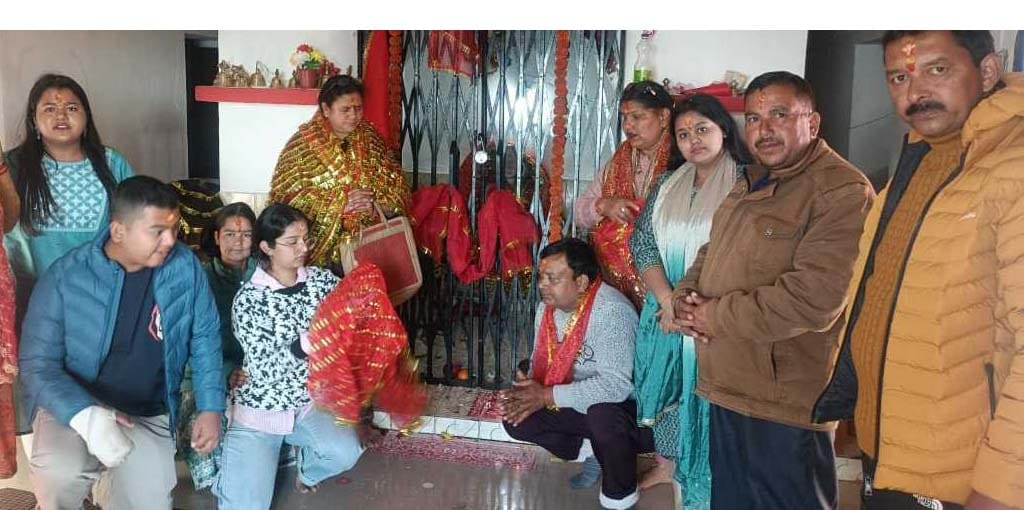 Puja performed for the safety of workers trapped in the tunnel