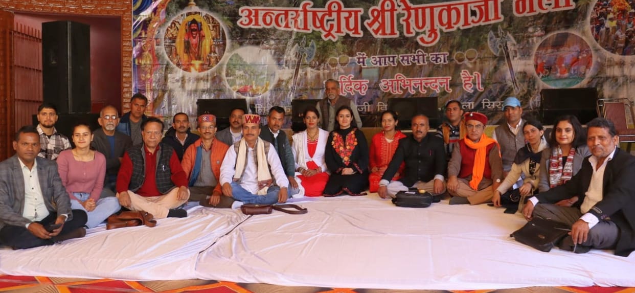kavi sammelan organised in renuka mela