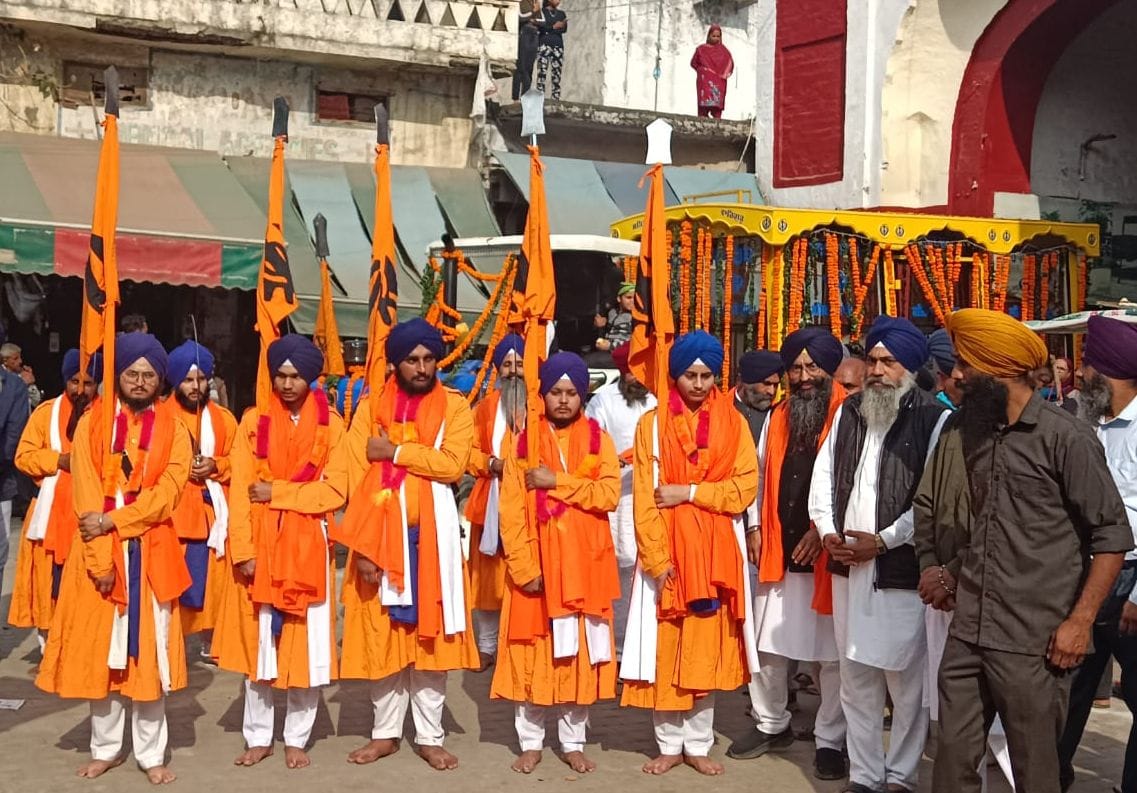 On the occasion of Prakash Utsav of Guru Nanak Dev

City Kirtan taken out in Nalagarh