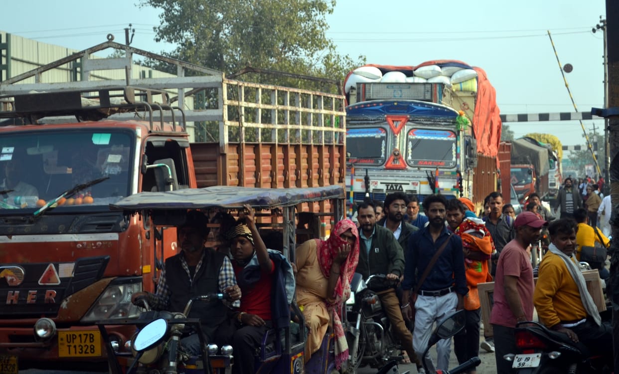 Drivers stuck in traffic due to truck breakdown