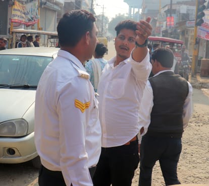 Excavation on jail road, entire city stuck in jam