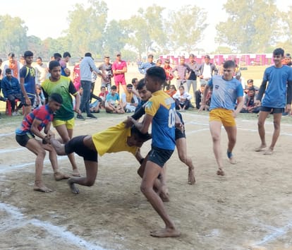 Designated officers and supervisors found missing from the booth, instructions to stop salaries