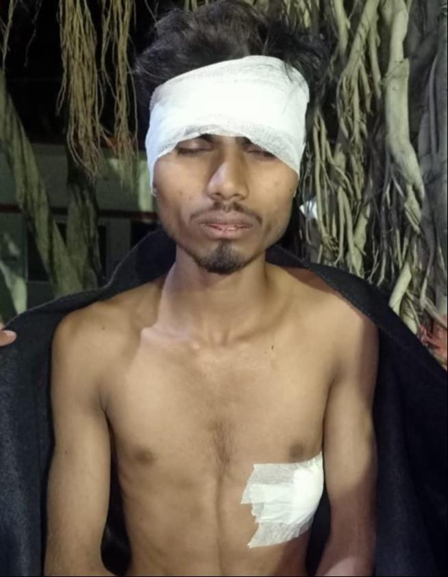 Young man stabbed and bike looted on four lane