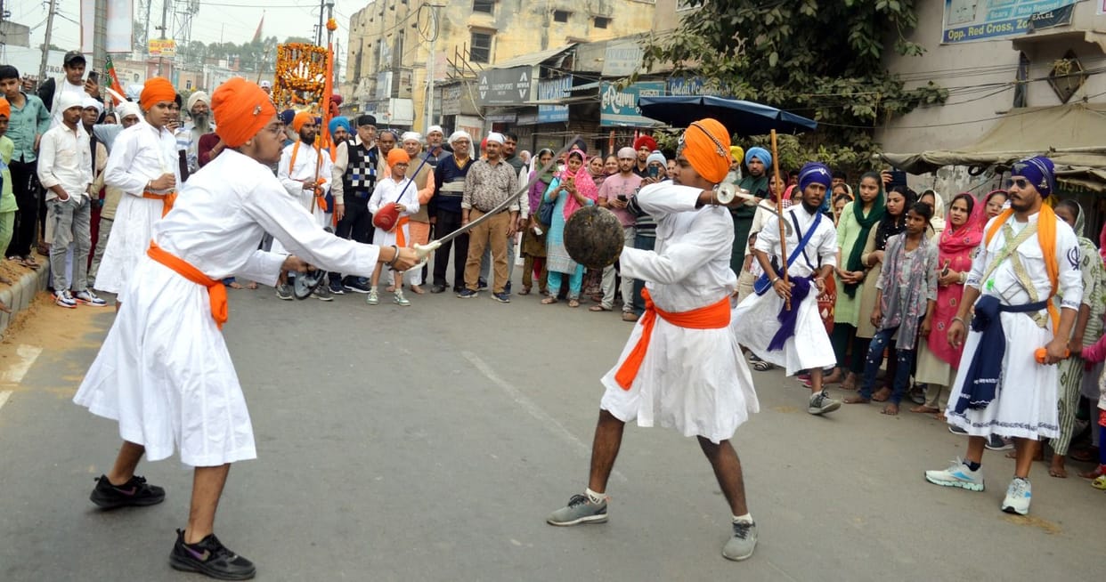 Gurunanak Dev Prakash Utsav Shobha Yatra started with the slogan of 'Jo Bhool So Nihal'
