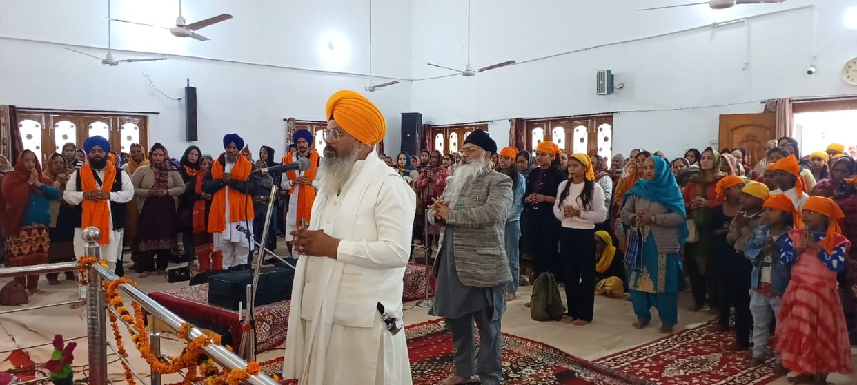 Shabd Kirtan held in Gurudwaras on the Prakash Parv of Guru Nanak Dev