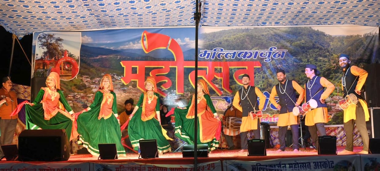 Today the audience danced on the song Pani Jhun Jhun Bhol Pani Jhun Jhun...