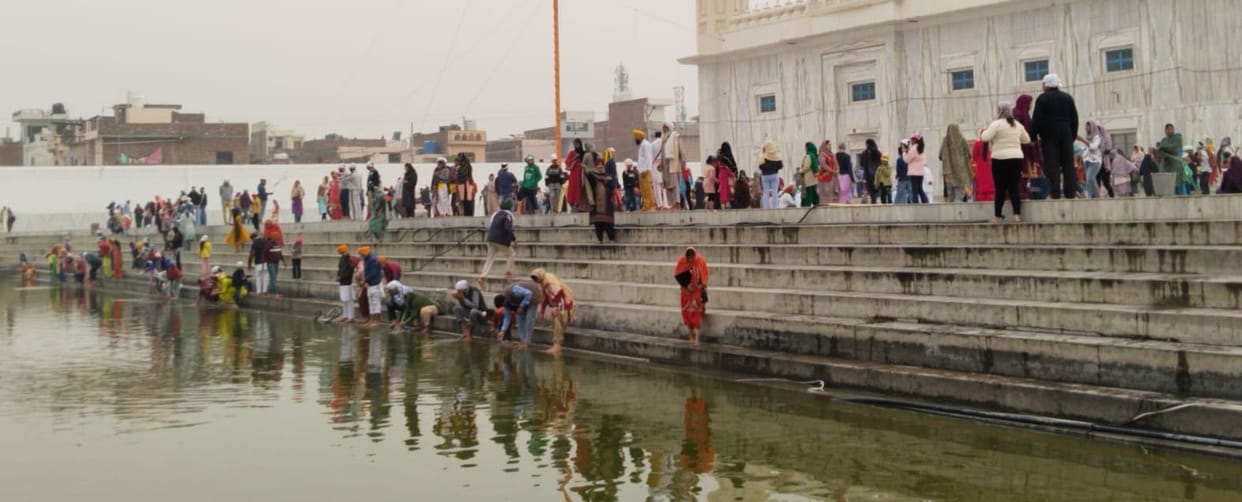 Devotees from Punjab and Rajasthan reached Chilla Sahib Sheesh Navane on Guru Parv.