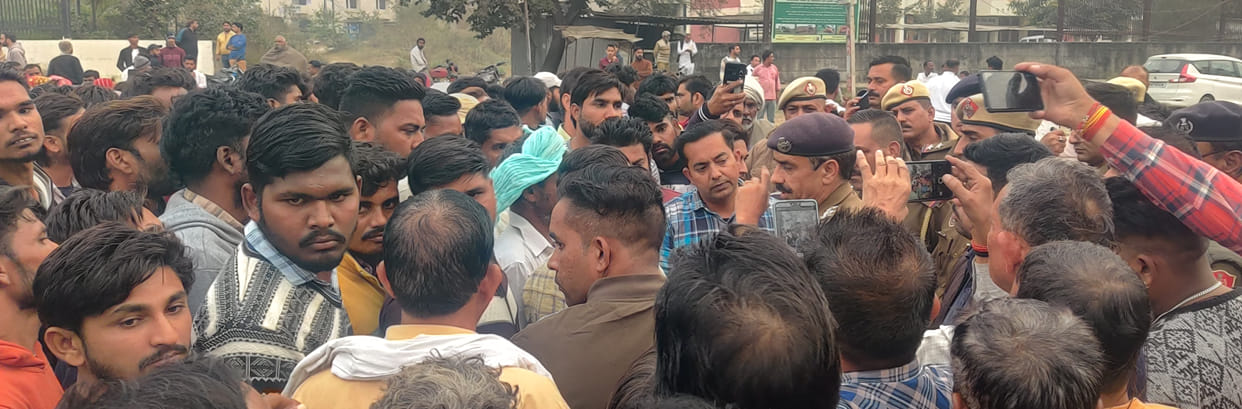 Woman dies due to car collision, villagers create jam
