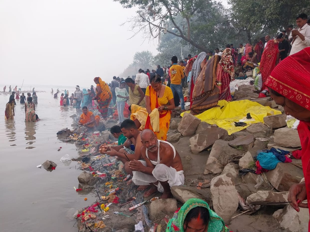 A dip of faith in rivers and lakes... influx of devotees till Ayodhya