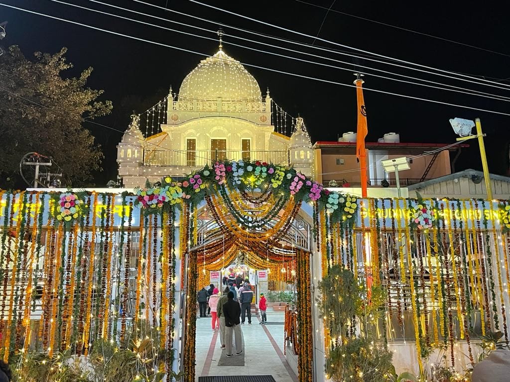 Gurudwara decorated for Prakash Parv, Prakash Parv today