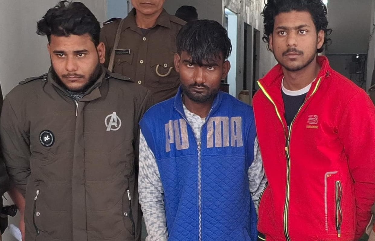 Three accused who were planning a theft were caught