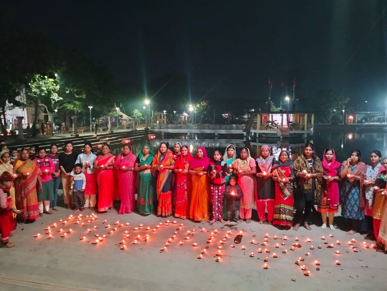 Dev Diwali: Temples and lakes illuminated with lamps