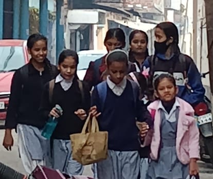 Shadow fog in the morning, relief from sunshine in the afternoon