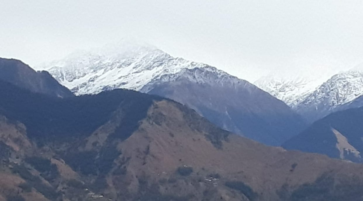 Snowfall in the high peaks causes cold outbreak in the frontier