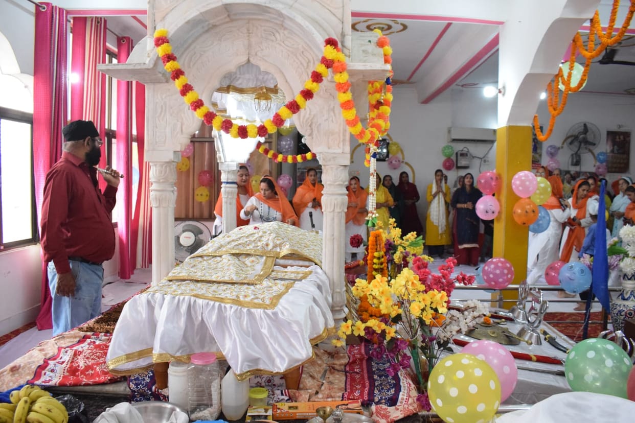 Shabad Kirtan echoed on Guru Nanak Jayanti