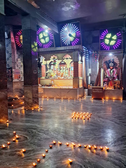 11 thousand lamps lit on Dev Diwali