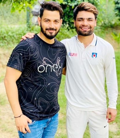 Rinku Singh had spread the batting style in Ujhani... had scored a half-century.