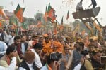 सोनीपत के कामी रोड स्थित रामलीला मैदान में आयोजित अभिनंदन समारोह पहुंचने पर भाजपा प्रदेशाध्यक्ष