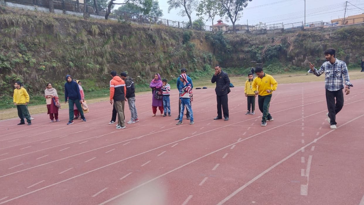 Abhishek Thakur and Shabnam first in 400 meter race