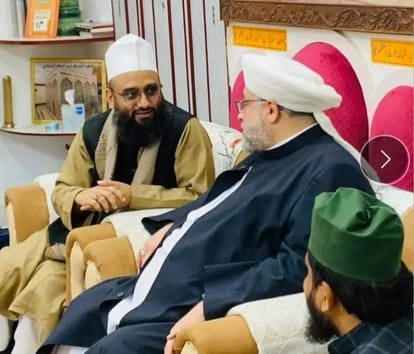 Sajjadanshin arrived from Baghdad Sharif in Urs-e-Qadri.