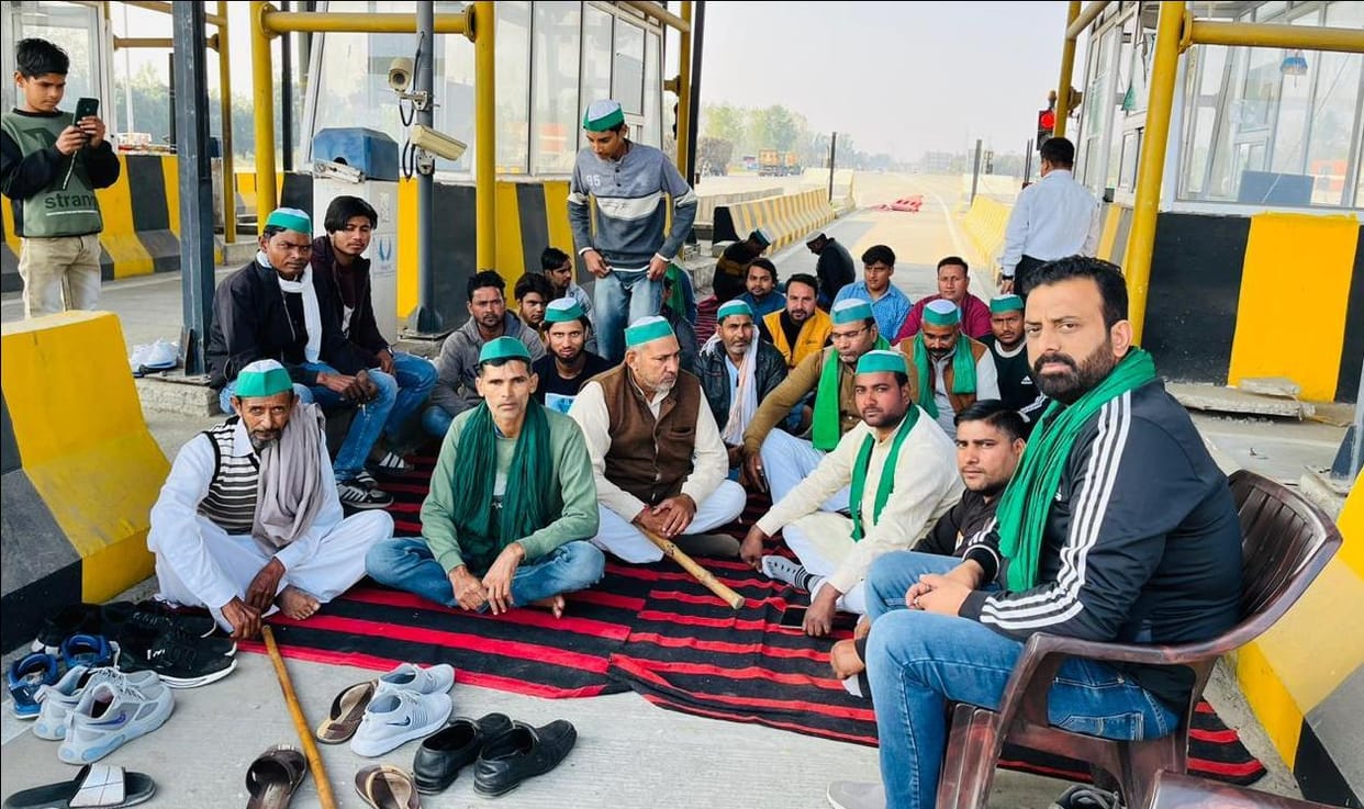 BKU workers kept Chamarikheda toll free for 15 minutes