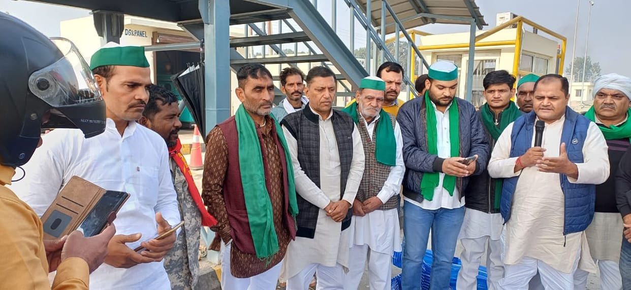 BKU workers kept toll free for 40 minutes