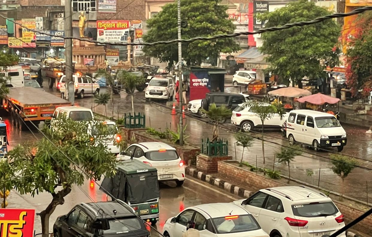 Slight relief from pollution due to drizzle in the evening