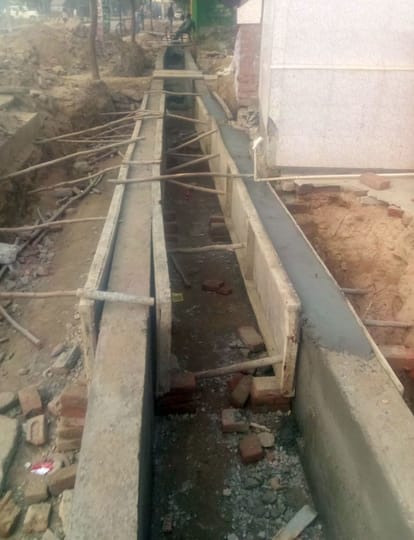 Just wait for a few days, then rush to Jaitipur Road via Arela.