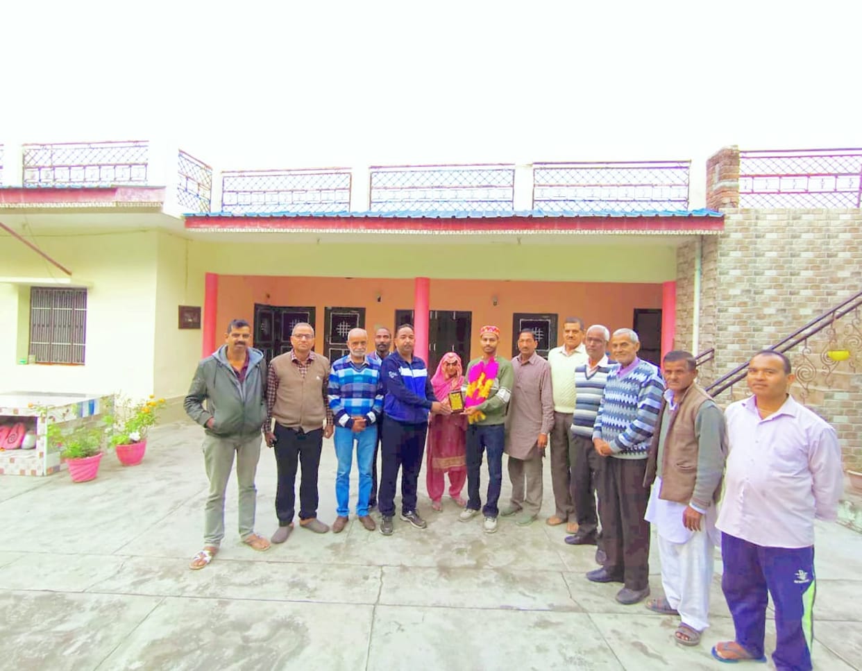 Kabaddi player Vishal Kaundal welcomed on reaching village