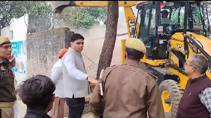 Encroachment removed from pond, expenses to be recovered