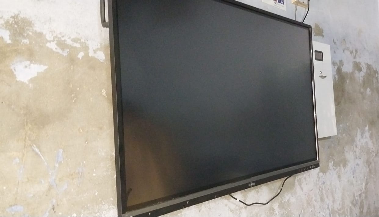 Power cut creates dilemma on smart class facility