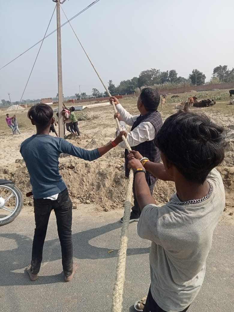 People of a dozen villages remained immersed in darkness due to breaking of poles.