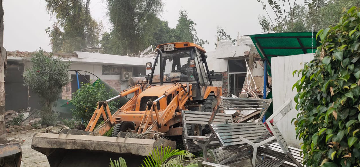 Mayur Dhaba construction demolished, two illegal colonies vandalized