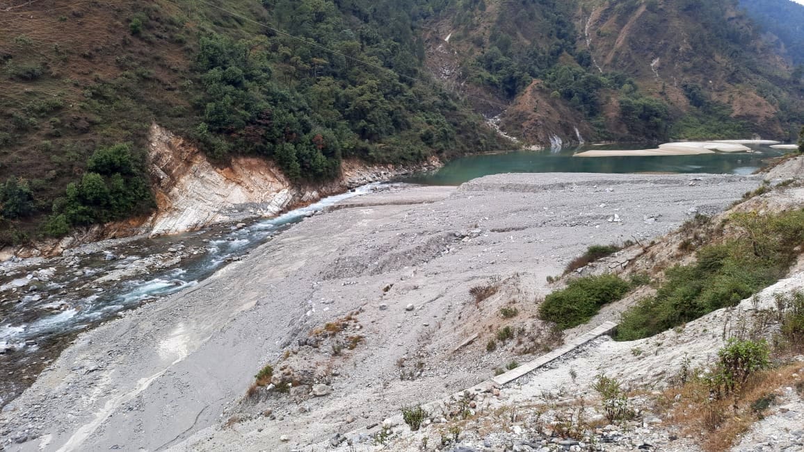 Debris and boulders of Haradia drain stuck in Ramganga