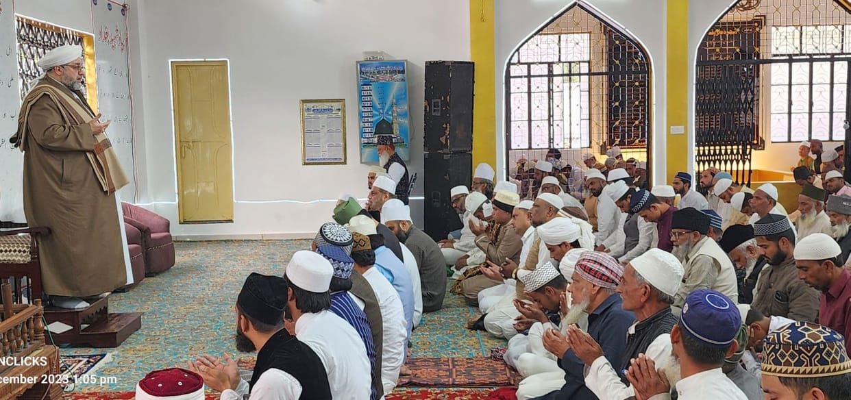 Muslims should always keep their hearts united with the memories of God: Qadri