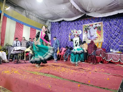 People danced in Khatu Shyam's bhajan evening
