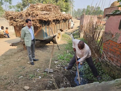 Son was cleaning in place of mother, salary stopped