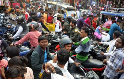 Jam at Khairati Chowk, drivers sweat in winter