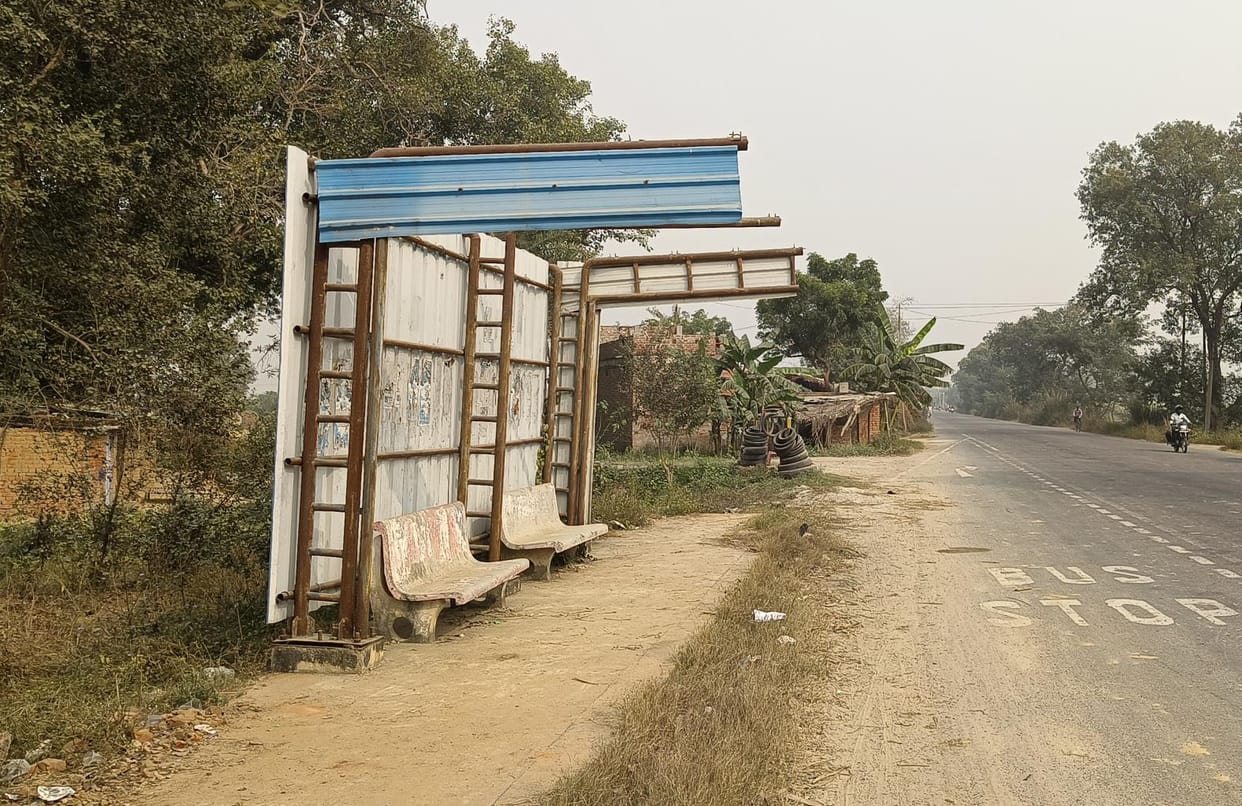 Ambedkarnagar: no passenger facilities on the highway