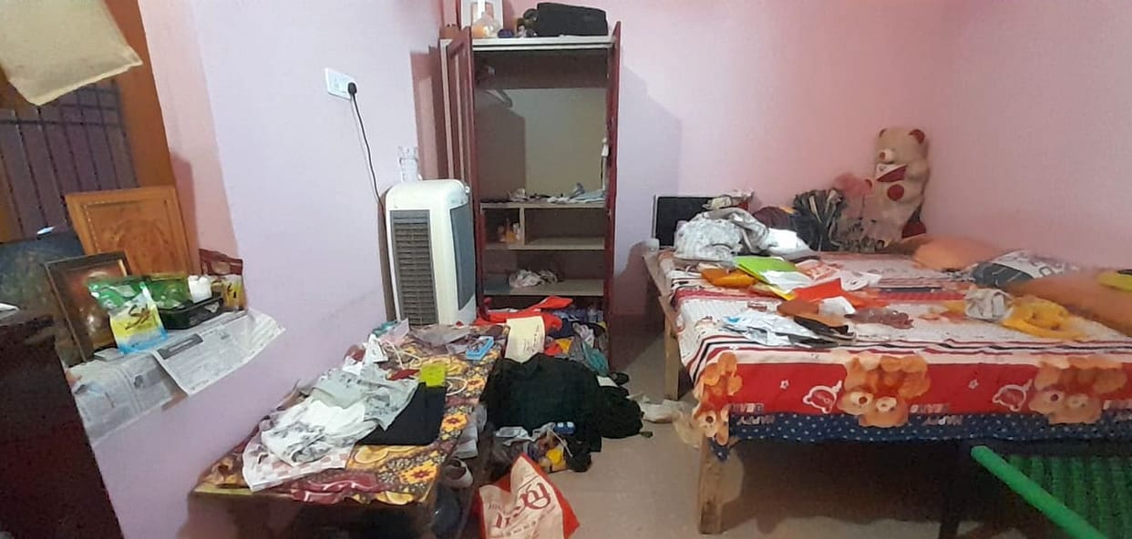 Five lakh rupees stolen by breaking the lock of the house in Bisauli