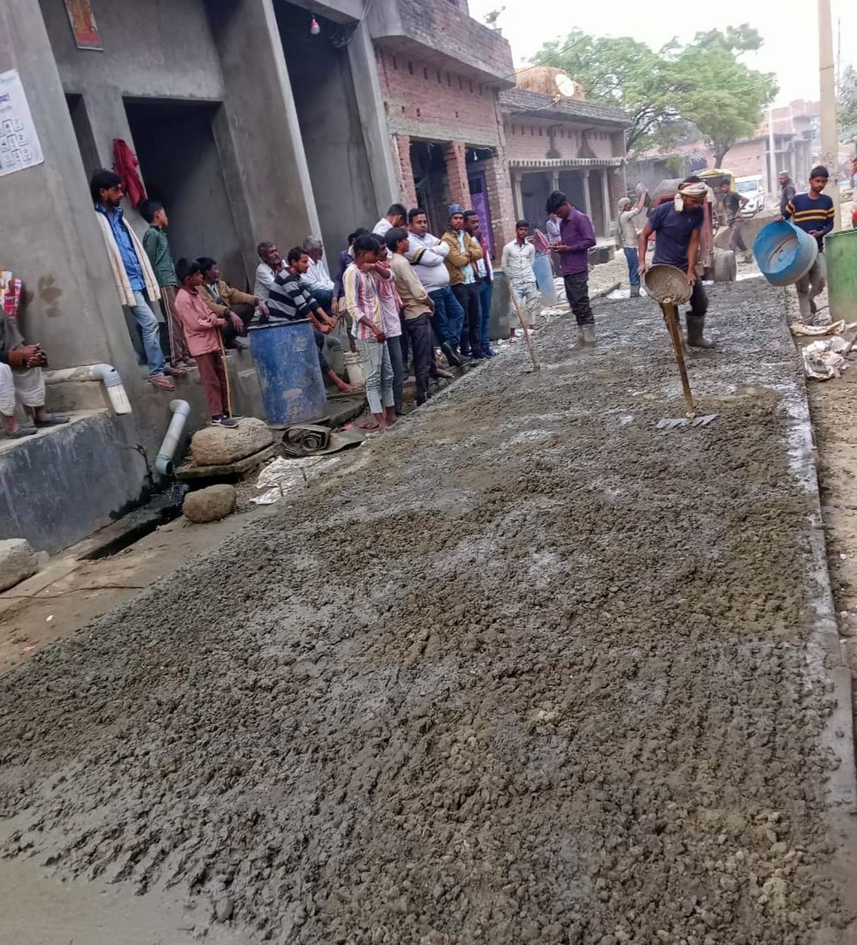 Scam in the construction of CC road in Rehariya, villagers stopped the work
