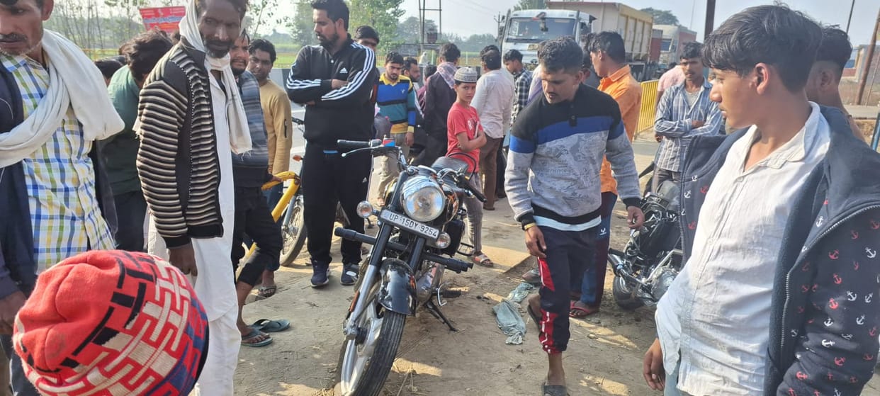 Dumper filled with sand crushes toll workers, one dead