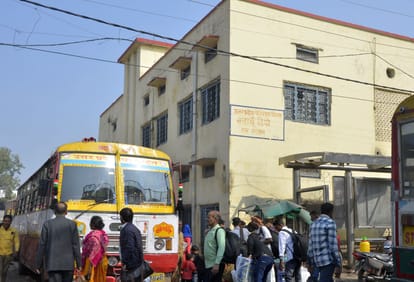 Now roadways bus operation starts in the morning on Meow-Lilwan road