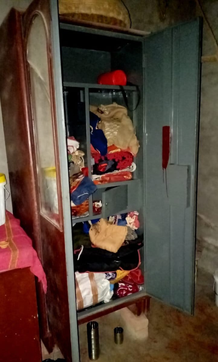 Theft of lakhs from three houses including two real brothers