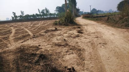 Roads breaking during expressway construction... who will build it?